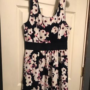 White and navy stretchy dress